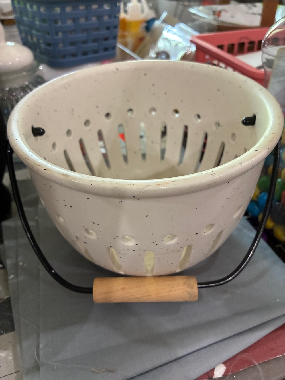 Ceramic Colander - Picture 3 of 3